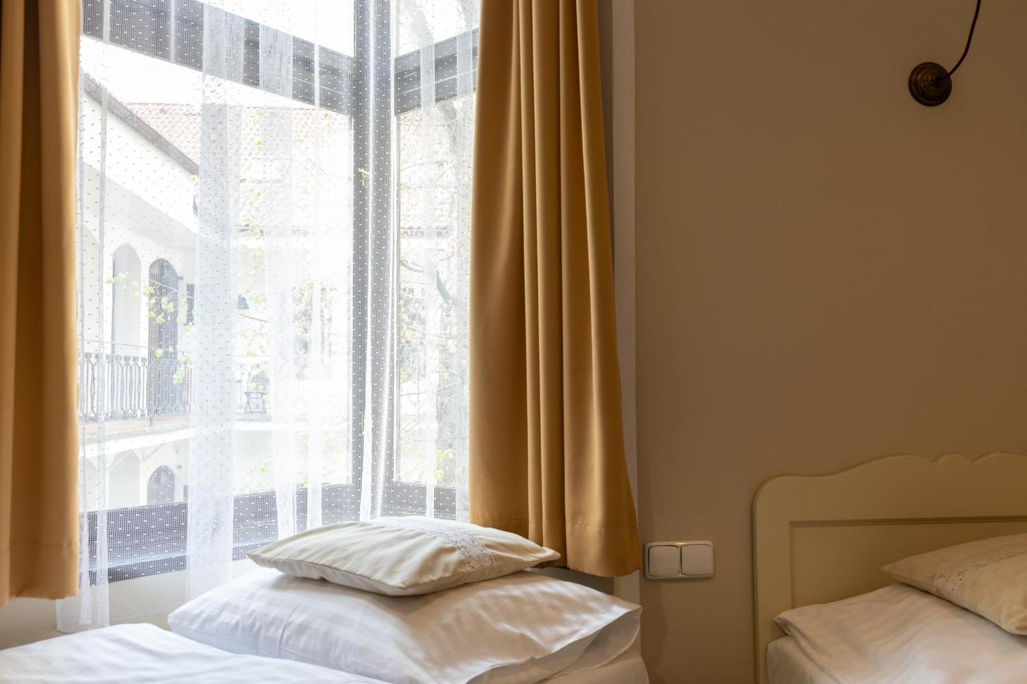 Hostel Amadeus *