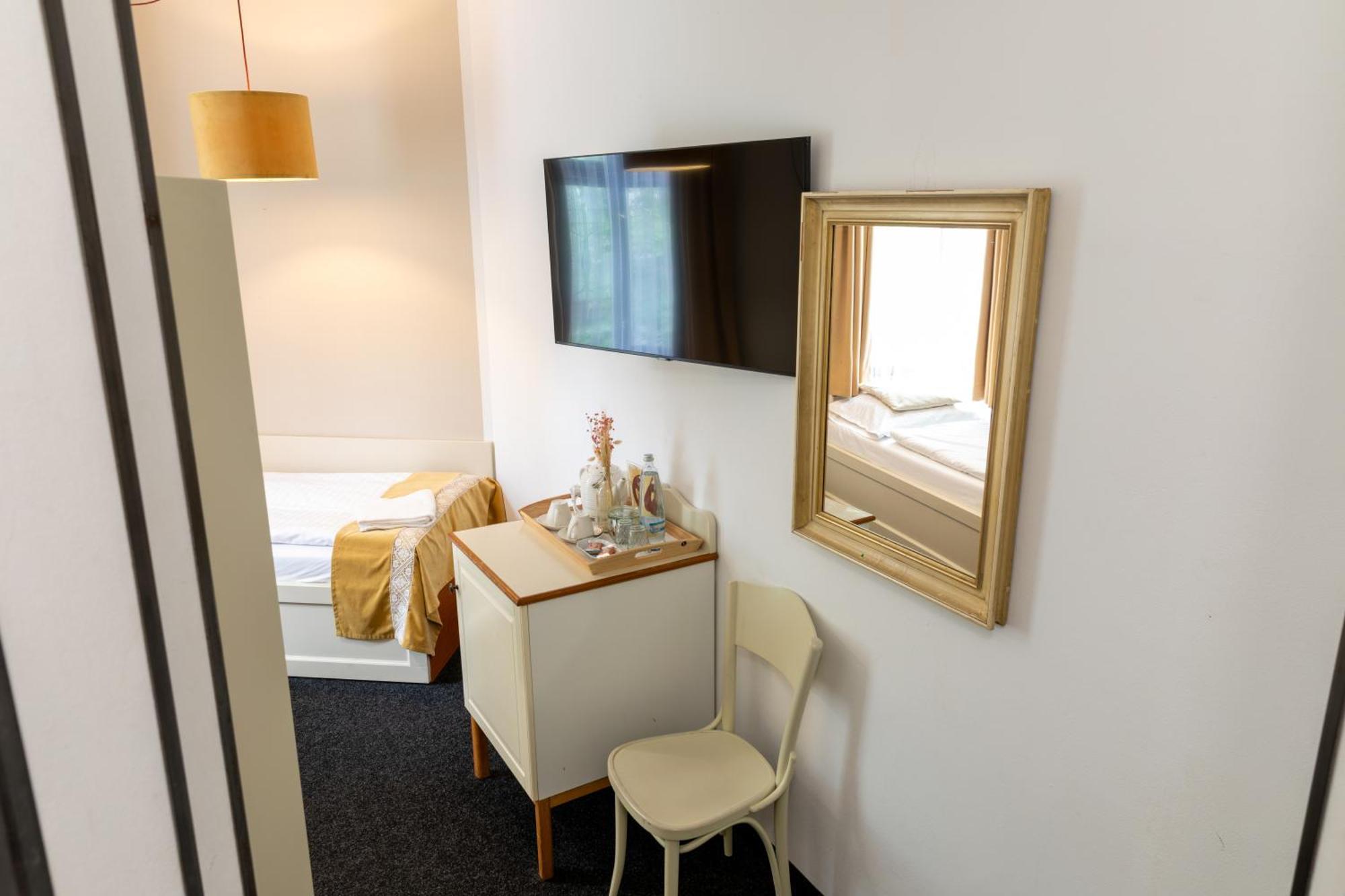 Amadeus Hostel