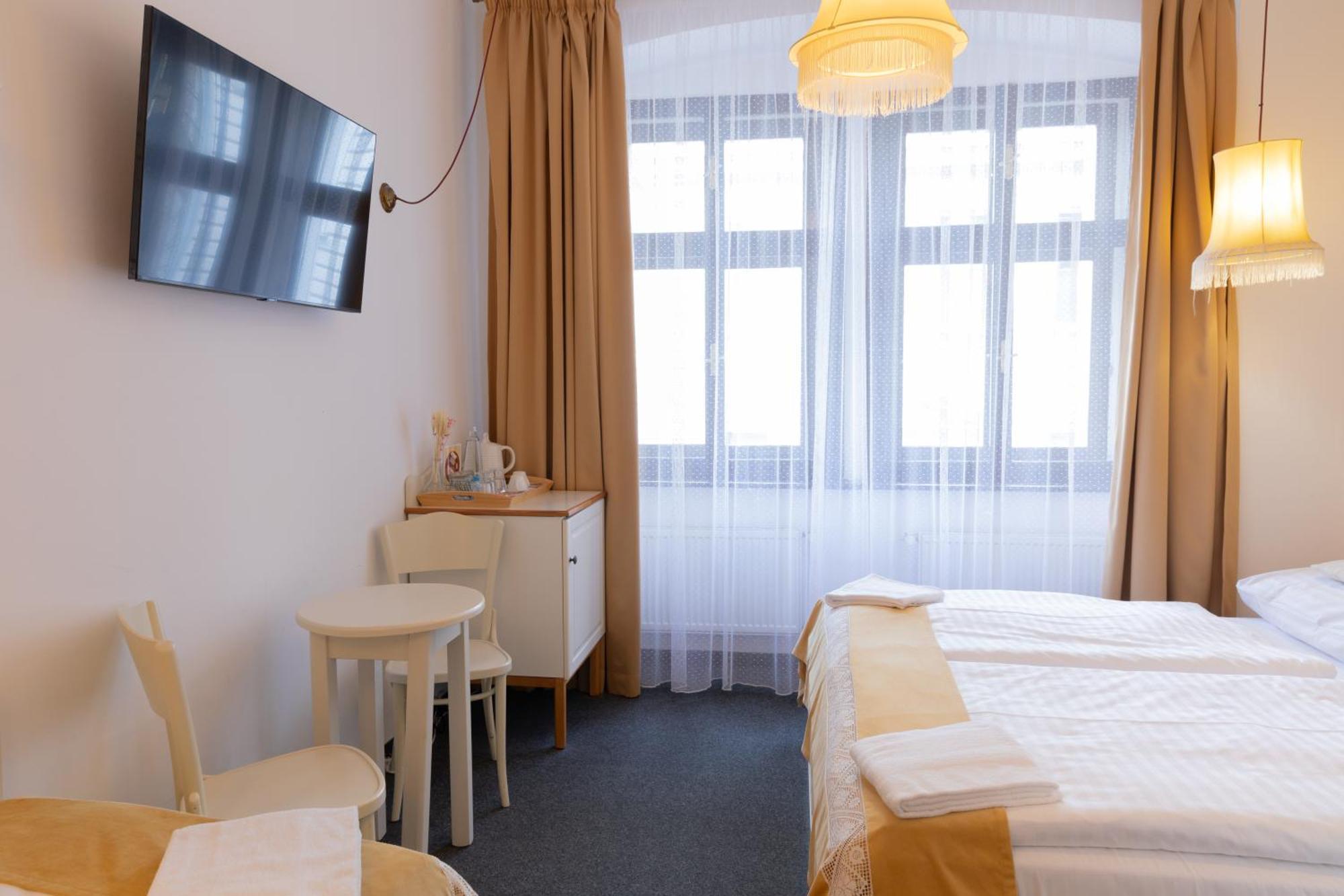 Amadeus Hostel