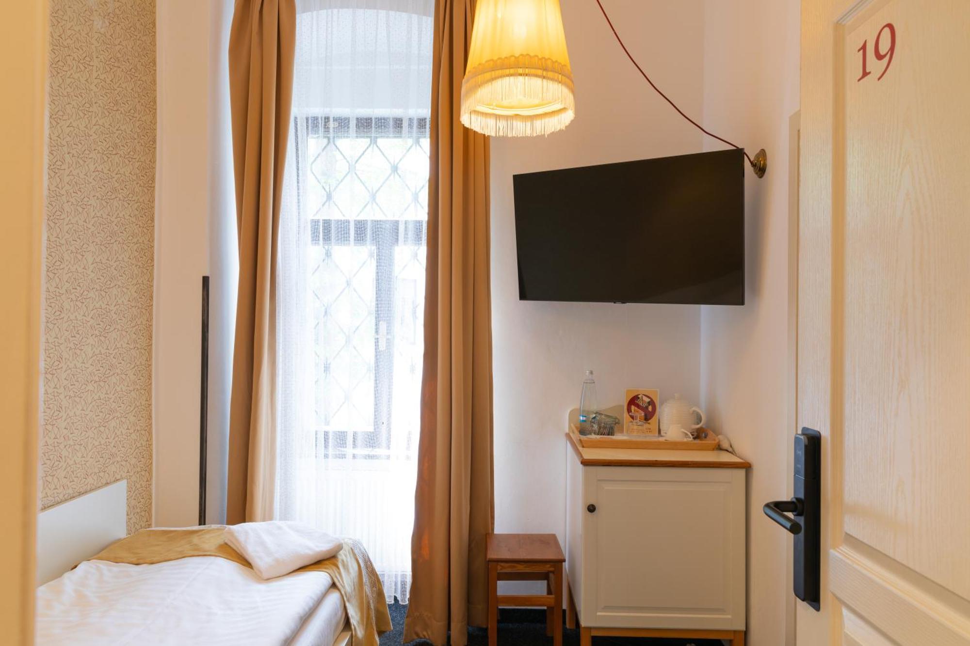 Hostel Amadeus